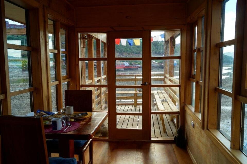 Hostal Palafito Waiwen Кастро Екстер'єр фото