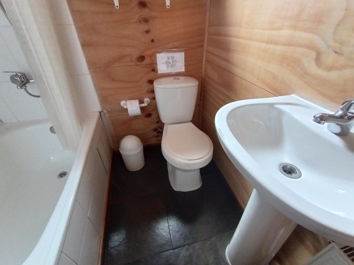 Hostal Palafito Waiwen Кастро Екстер'єр фото