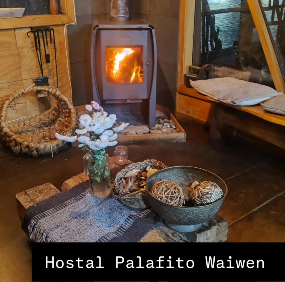 Hostal Palafito Waiwen Кастро Екстер'єр фото